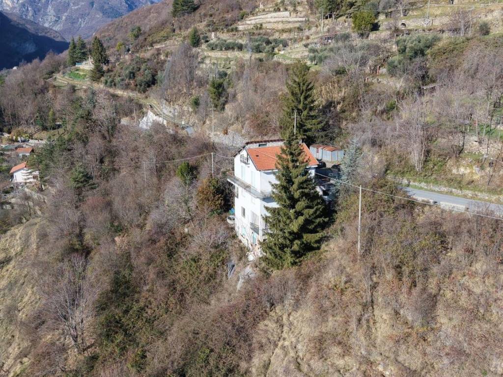 Casa indipendente a Triora in Via Beato Giovanni Lantrua, 19 - Foto 2