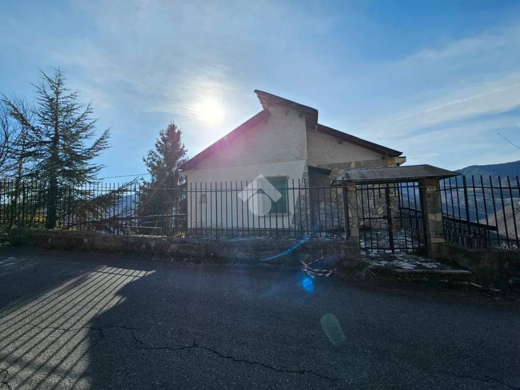 Casa indipendente a Triora in Via Beato Giovanni Lantrua, 19 - Foto 4