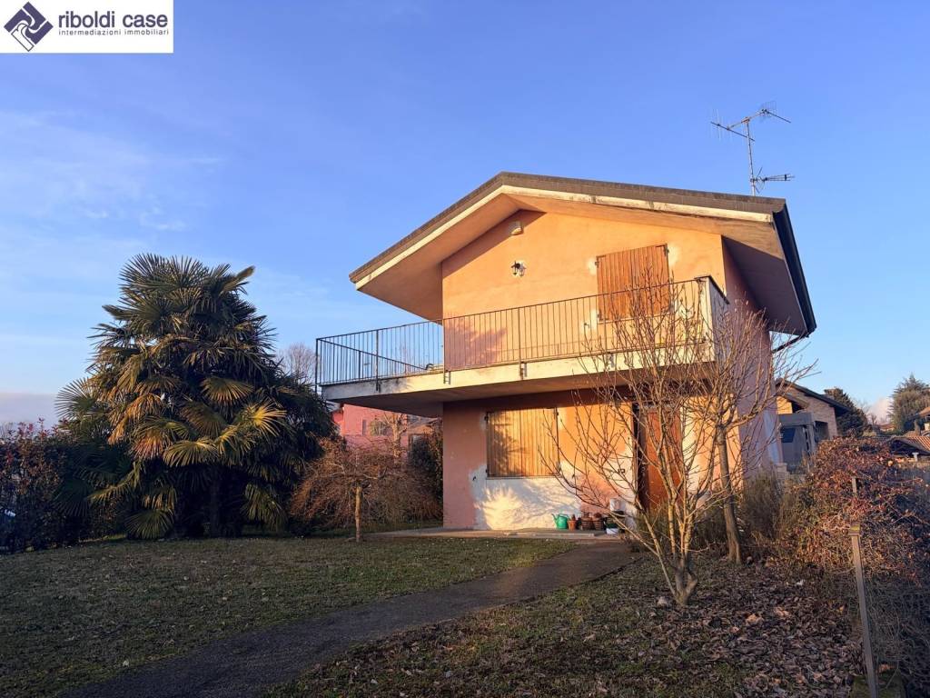 Villa a Molteno in Via Alessandro Manzoni - Foto 2