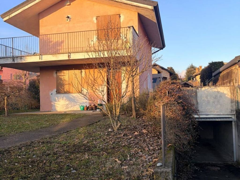 Villa a Molteno in Via Alessandro Manzoni - Foto 3