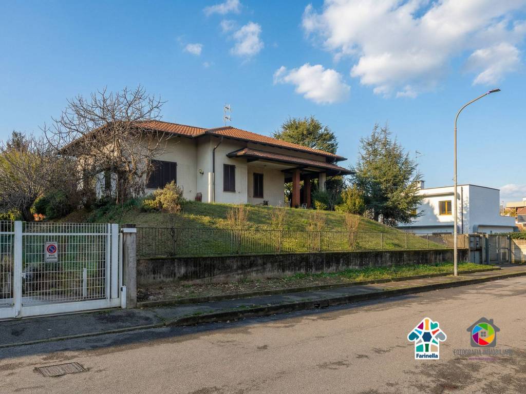 Villa a Desio in Via Mario Michelini, 14 - Foto 2