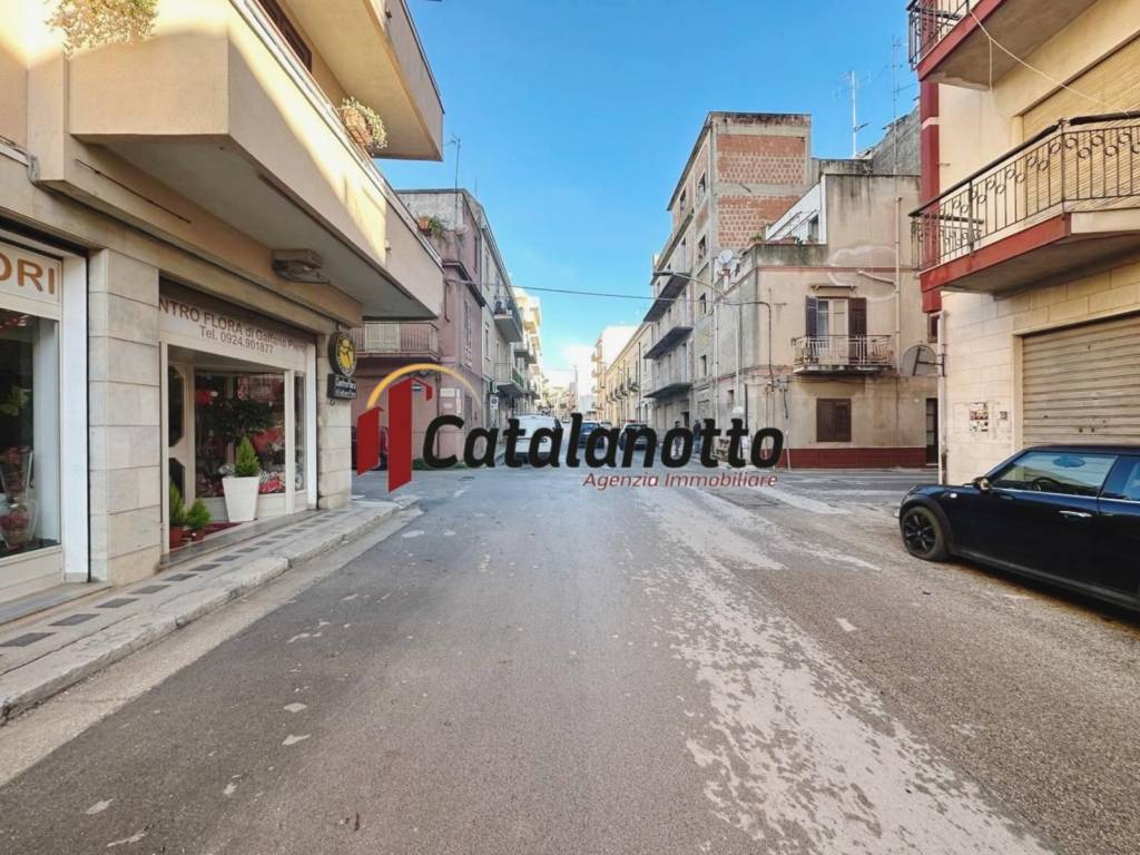 Box / garage a Castelvetrano in Via Giuseppe Denaro - Foto 3