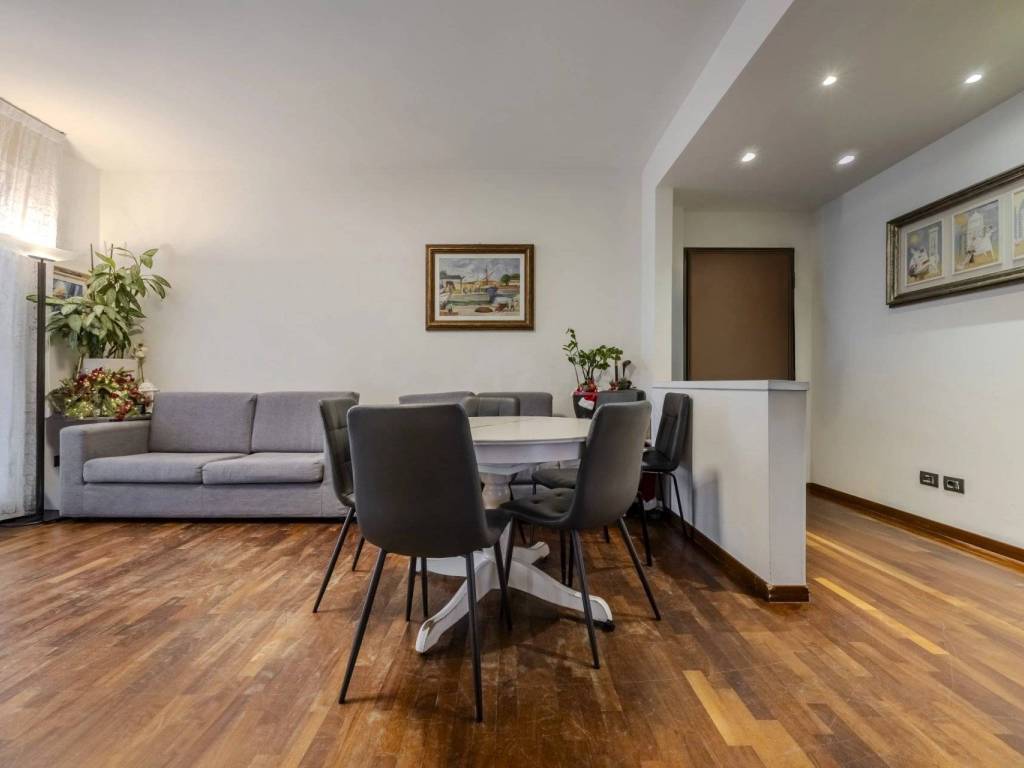 Appartamento a Arese in Via Giacomo Matteotti, 16 - Foto 5