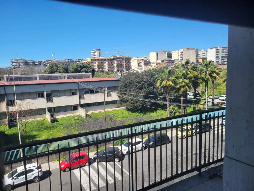 Appartamento a Catania in Viale delle Medaglie d'Oro - Foto 2