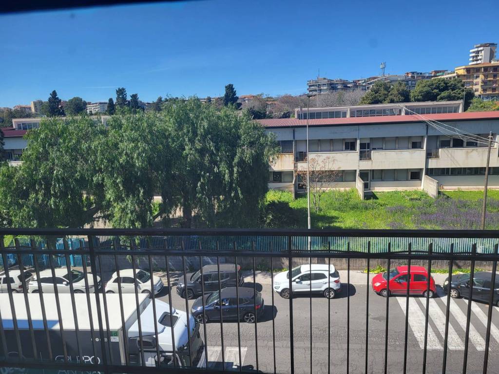 Appartamento a Catania in Viale delle Medaglie d'Oro - Foto 3