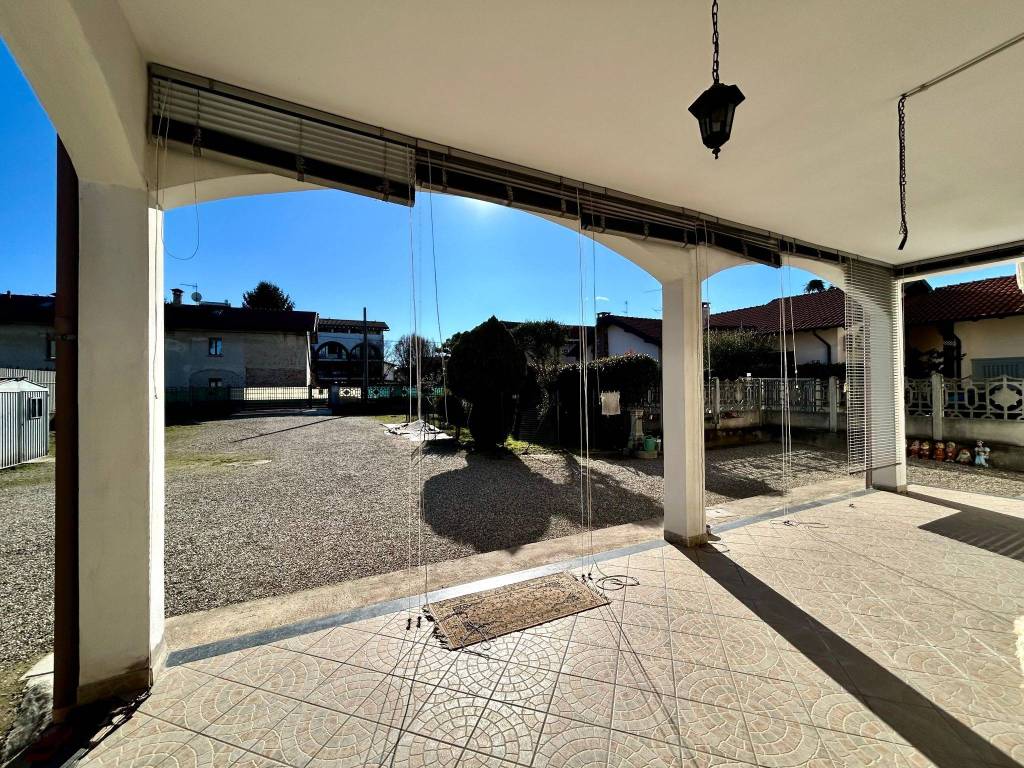 Casa indipendente a Lonate pozzolo in Via Carpiano, 21 - Foto 5