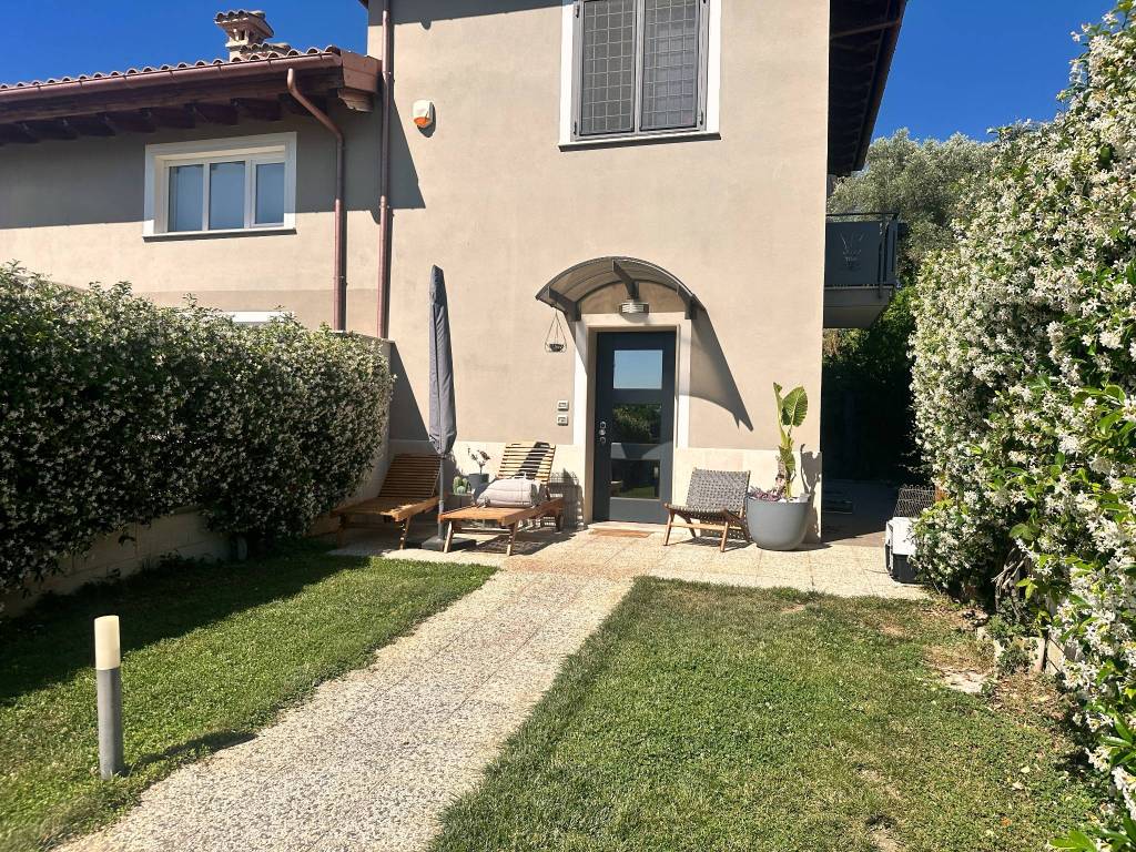 Villetta a schiera a Fiumicino in Via del Fontanile di Mezzaluna - Foto 3