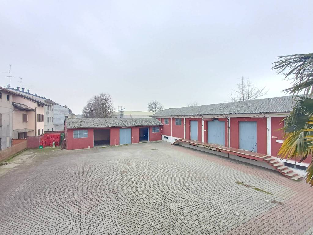 Villa a Galliate in Via Ticino, 83 - Foto 4
