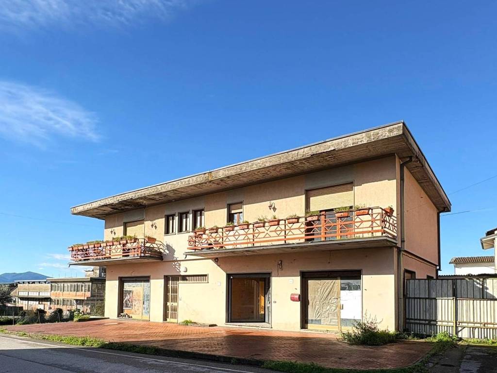 Villa a Capannori in Via di Piaggiori Basso, 167 - Foto 3