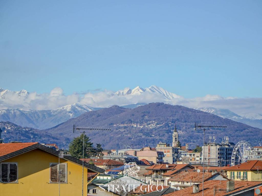 Appartamento a Arona in Via 1 Maggio, 18 - Foto 2
