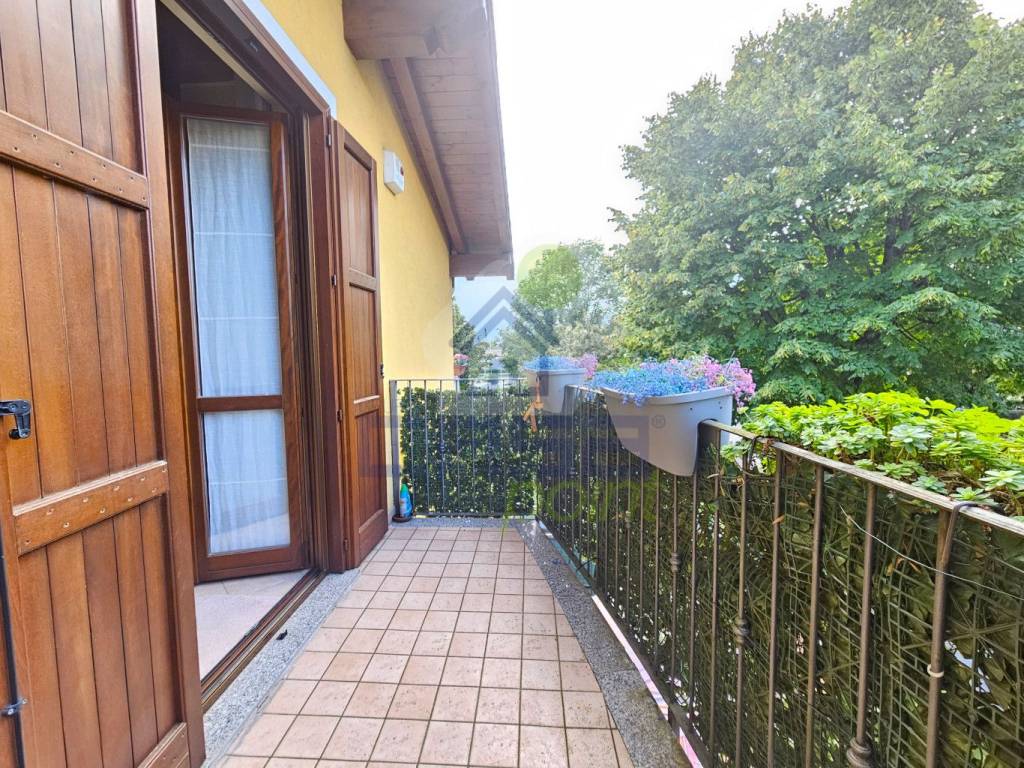 Appartamento a Lonato del garda in VIA REGIA ANTICA, 45 - Foto 2