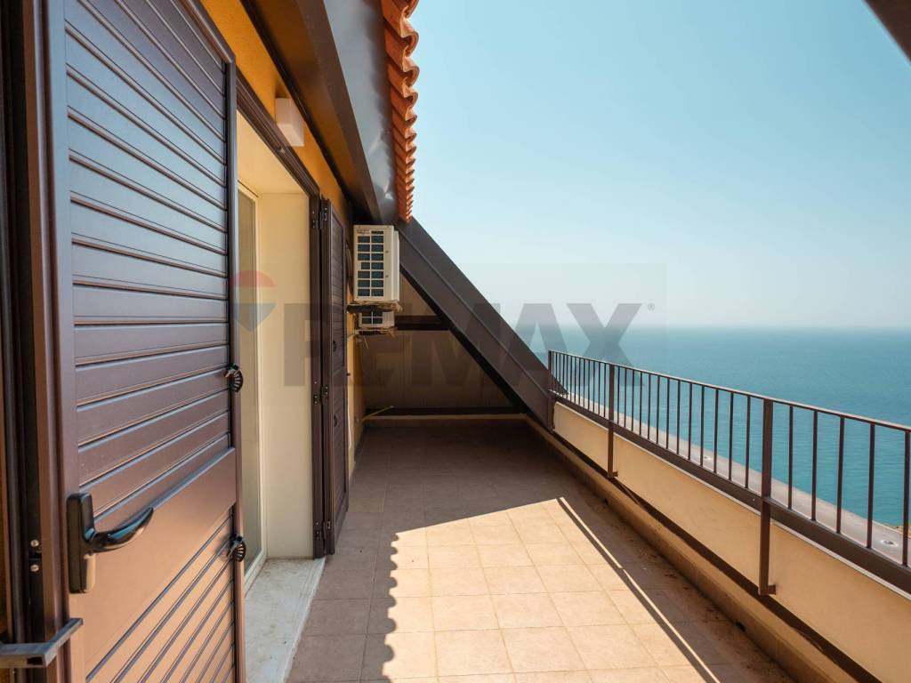 Appartamento a Letojanni in Via Sillemi, 49 - Foto 3