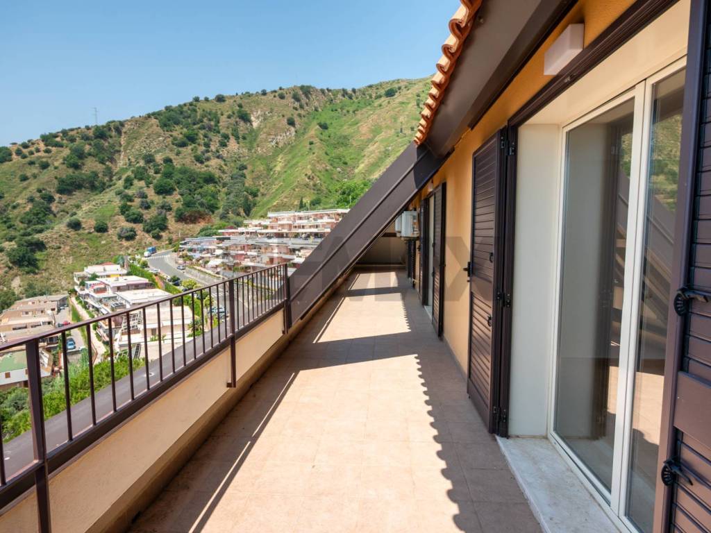 Appartamento a Letojanni in Via Sillemi, 49 - Foto 4