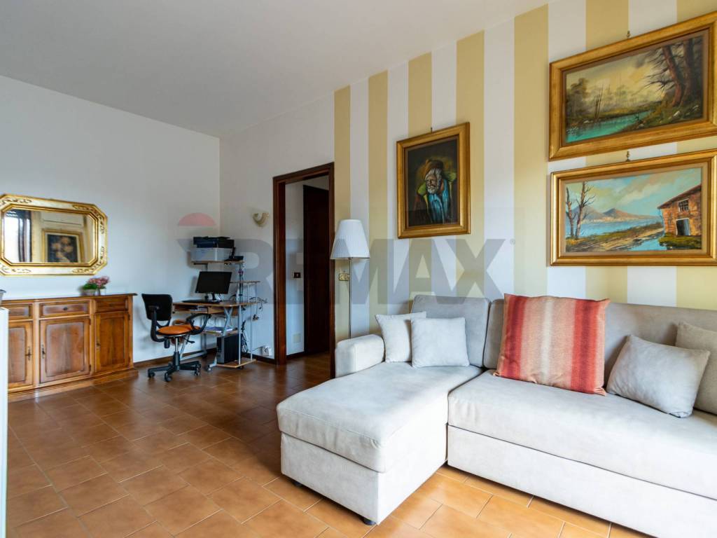 Appartamento a Besana in brianza in VIA SANT'ANTONIO, 9 - Foto 2