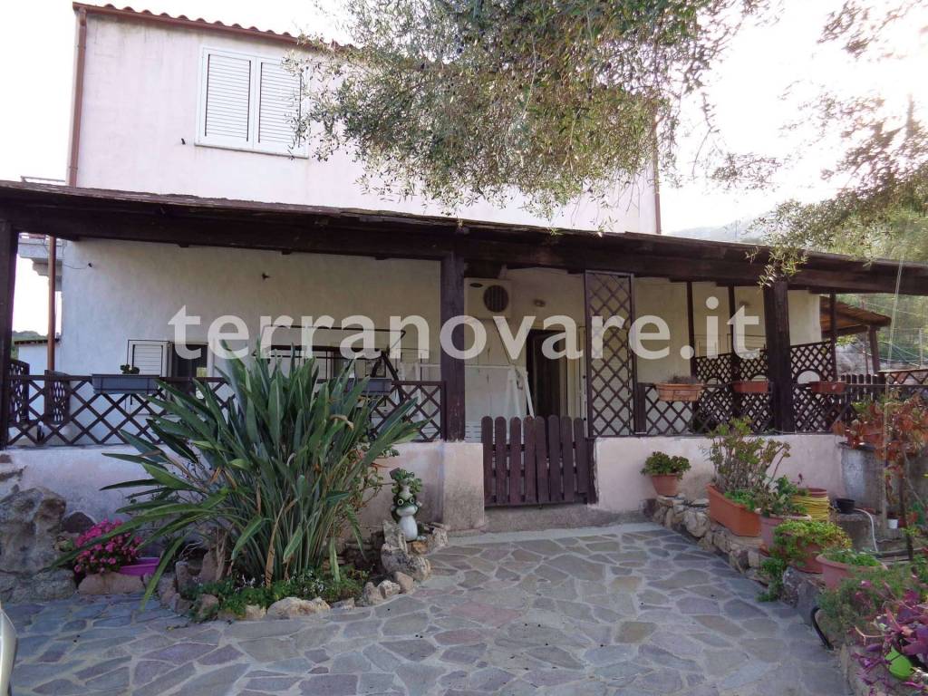 Casa indipendente a Loiri porto san paolo in Via Emilio Lussu - Foto 2