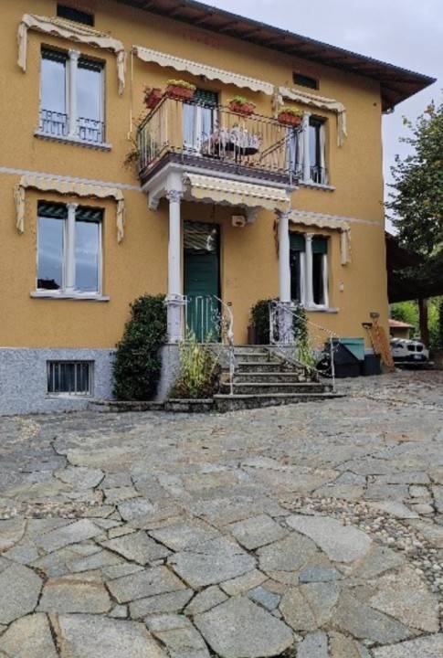 Villa a Gavirate in Rossi - Foto 2