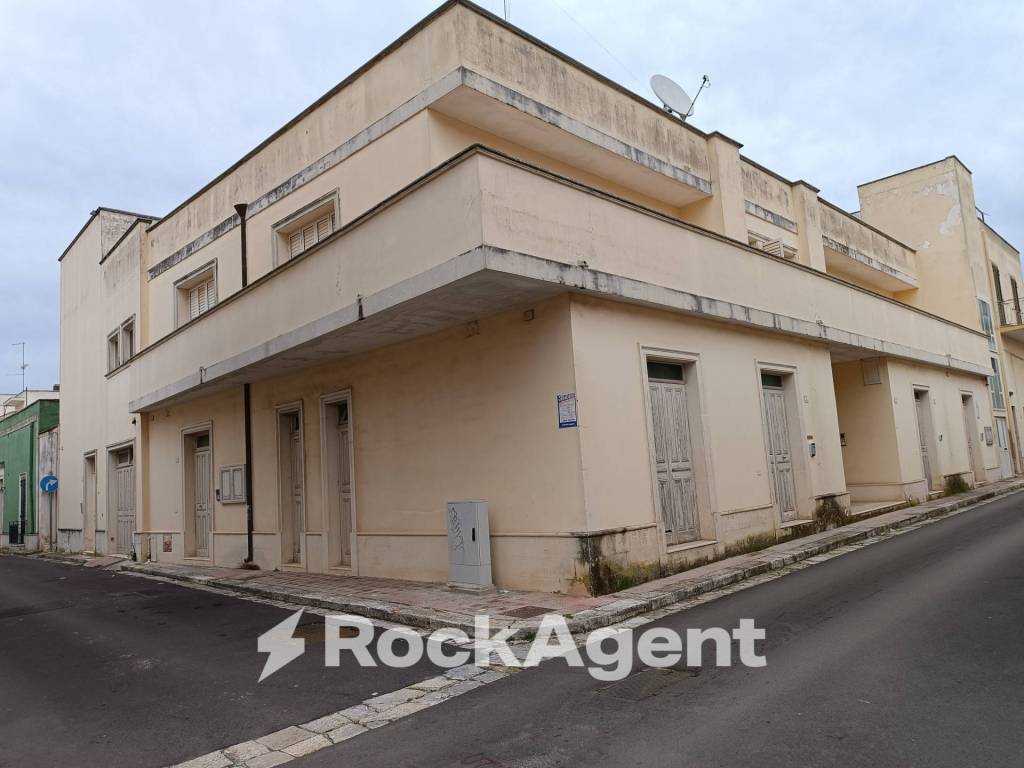 Appartamento a Trepuzzi in Via Regina Elena, 25 - Foto 2