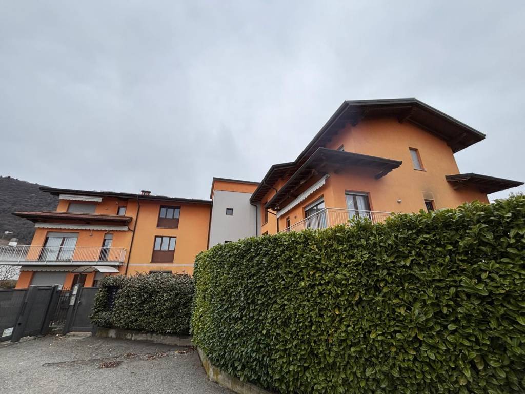 Appartamento a Arcisate in Via Giovanni Pascoli, 6 - Foto 2