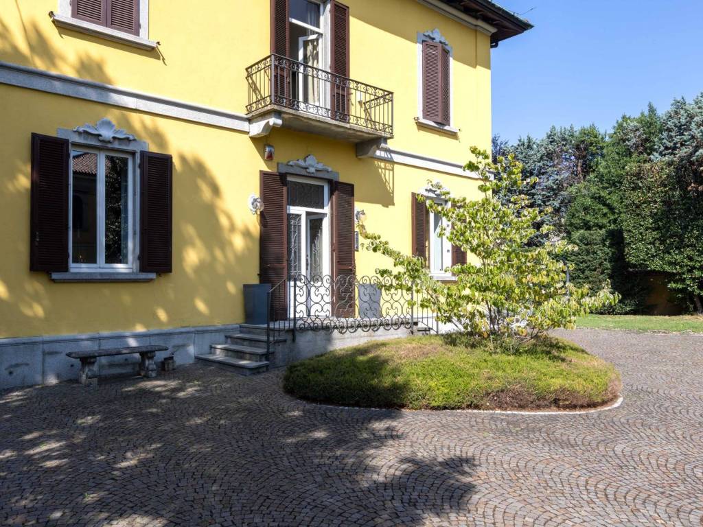 Villa a Carate brianza in Via Antonio Rezzonico, 7 - Foto 2