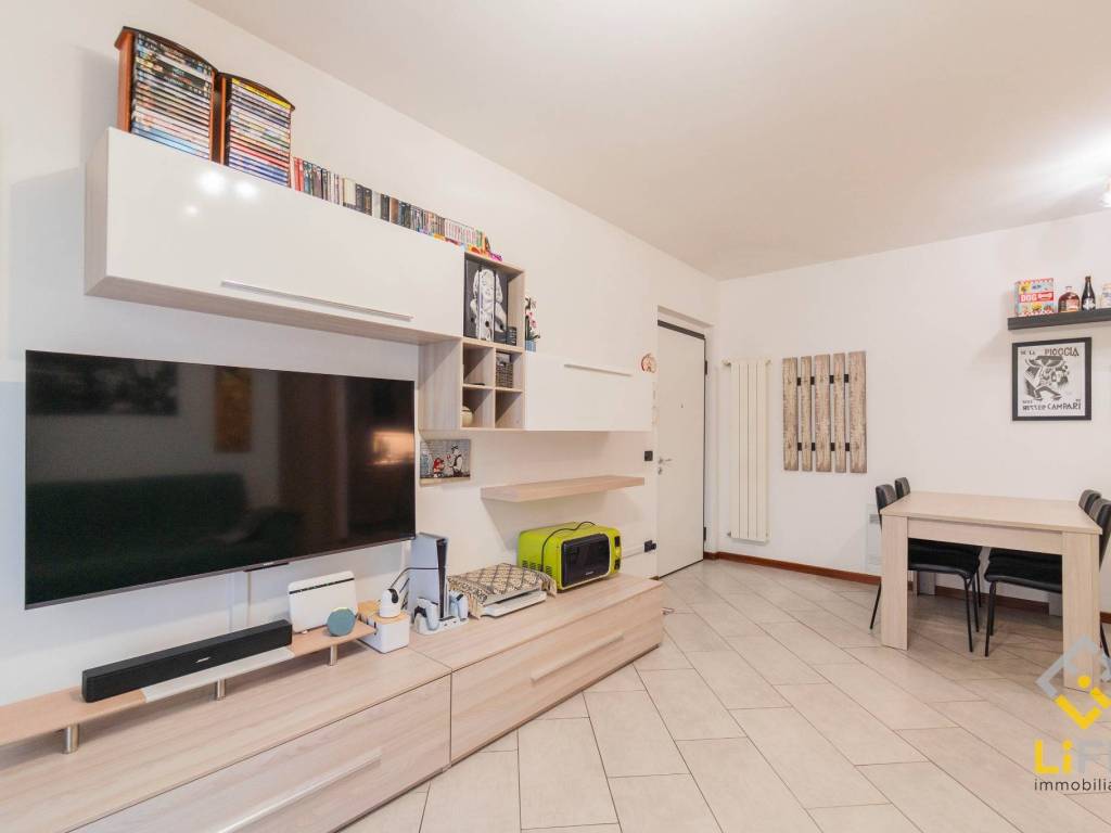 Appartamento a Galliate in Via 2 Giugno - Foto 2