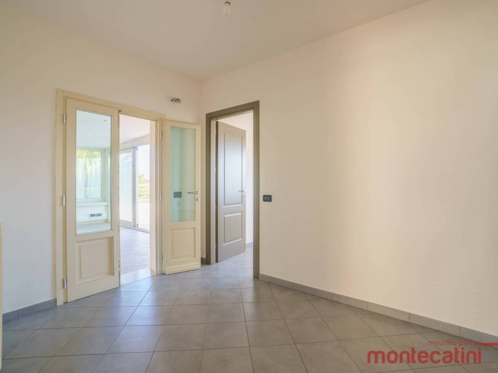 Appartamento a Montecatini-terme in Viale Ugo Foscolo - Foto 4