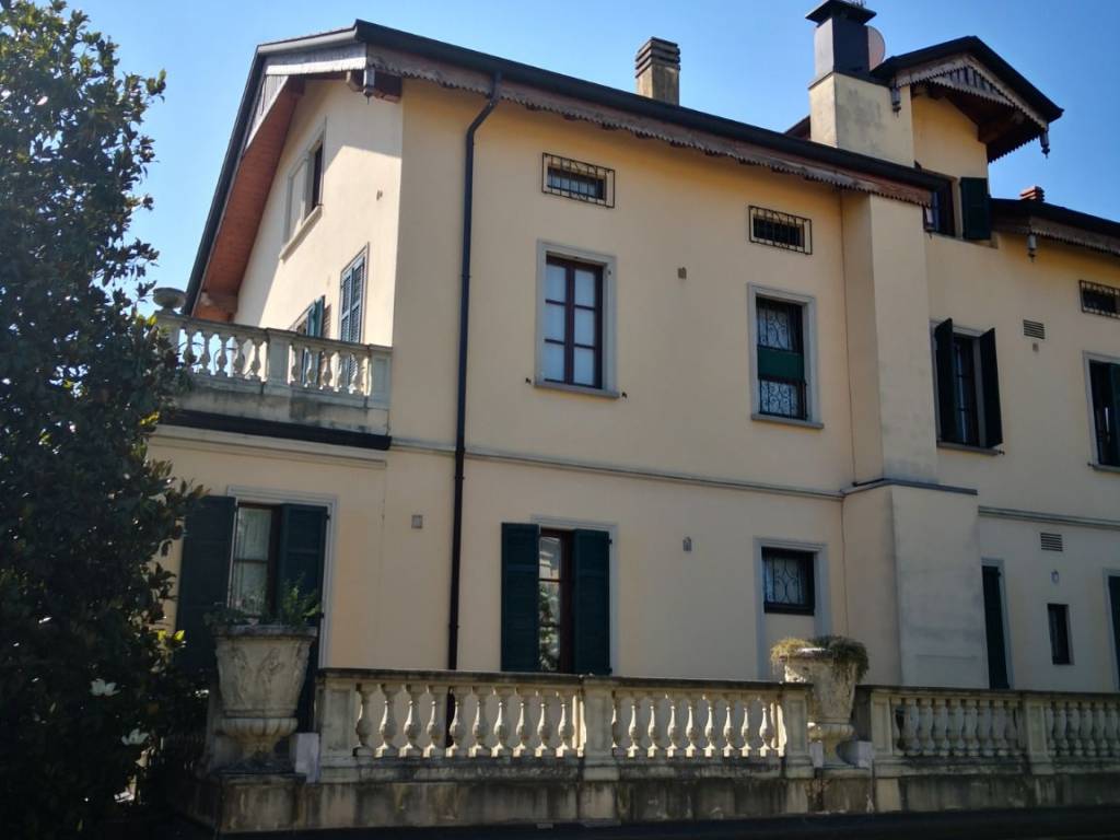 Palazzo / stabile a Merate in Via Statale, 5 - Foto 3