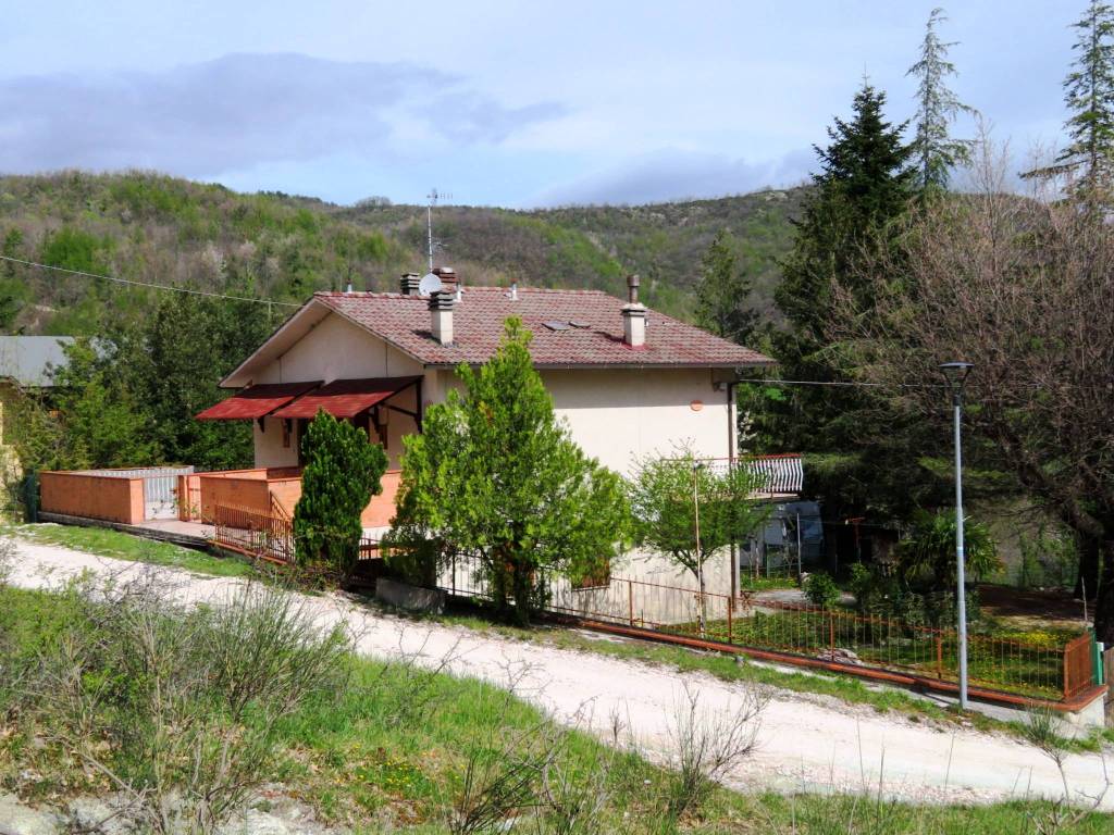 Appartamento a Sarnano in Contrada Sant'Eusebio - Foto 2