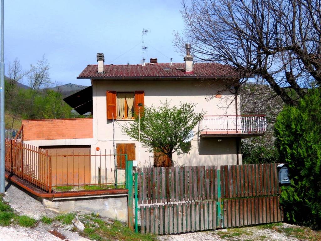 Appartamento a Sarnano in Contrada Sant'Eusebio - Foto 5
