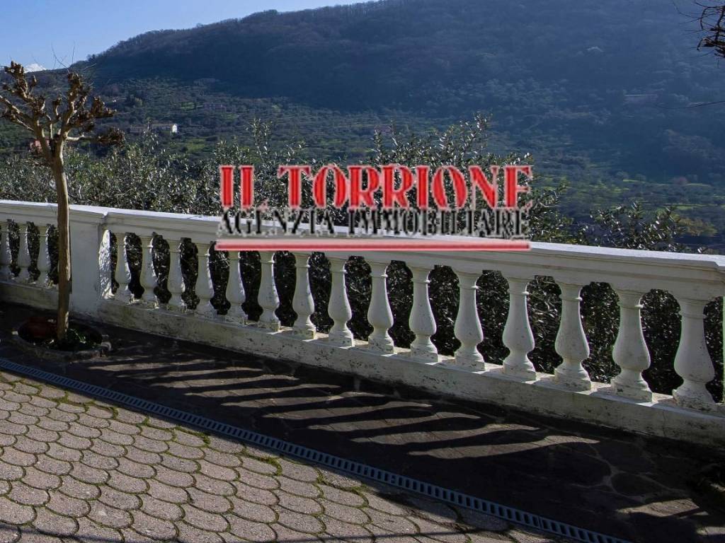 Villa a Montecatini-terme in Via Maona - Foto 2