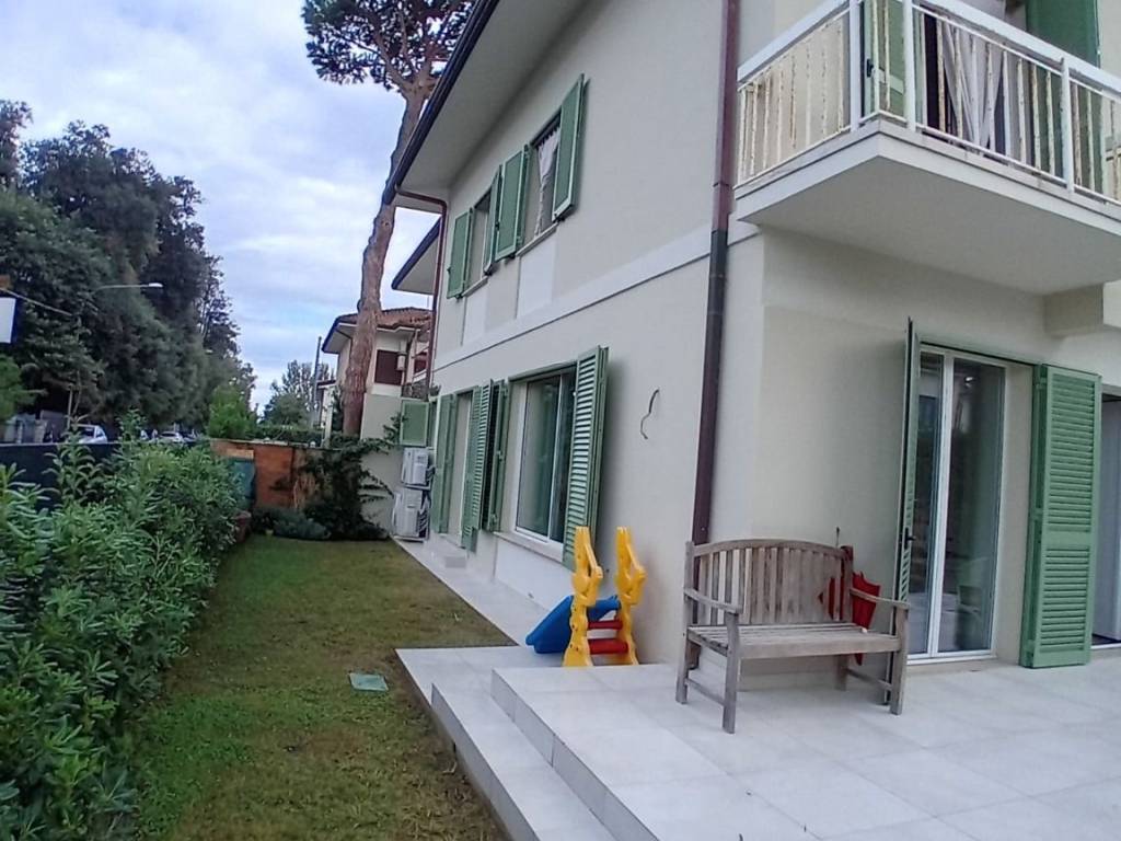 Villa a Pietrasanta in Via Tremaiola - Foto 2
