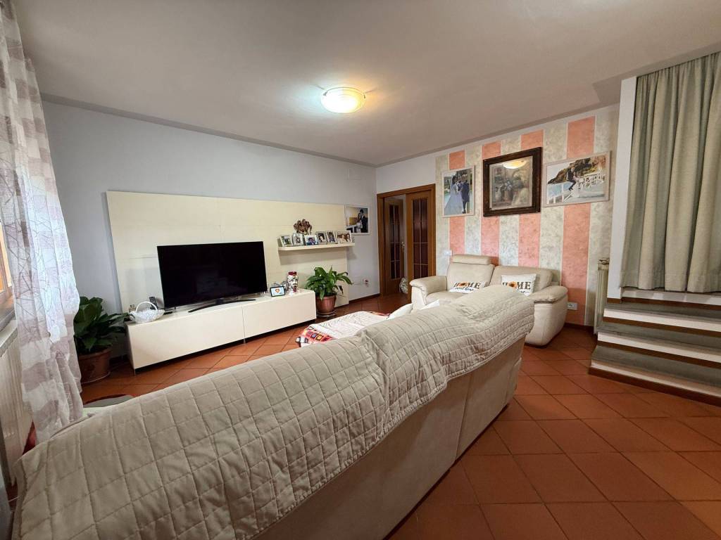 Casa indipendente a Buggiano in Via Ponte Buggianese - Foto 4