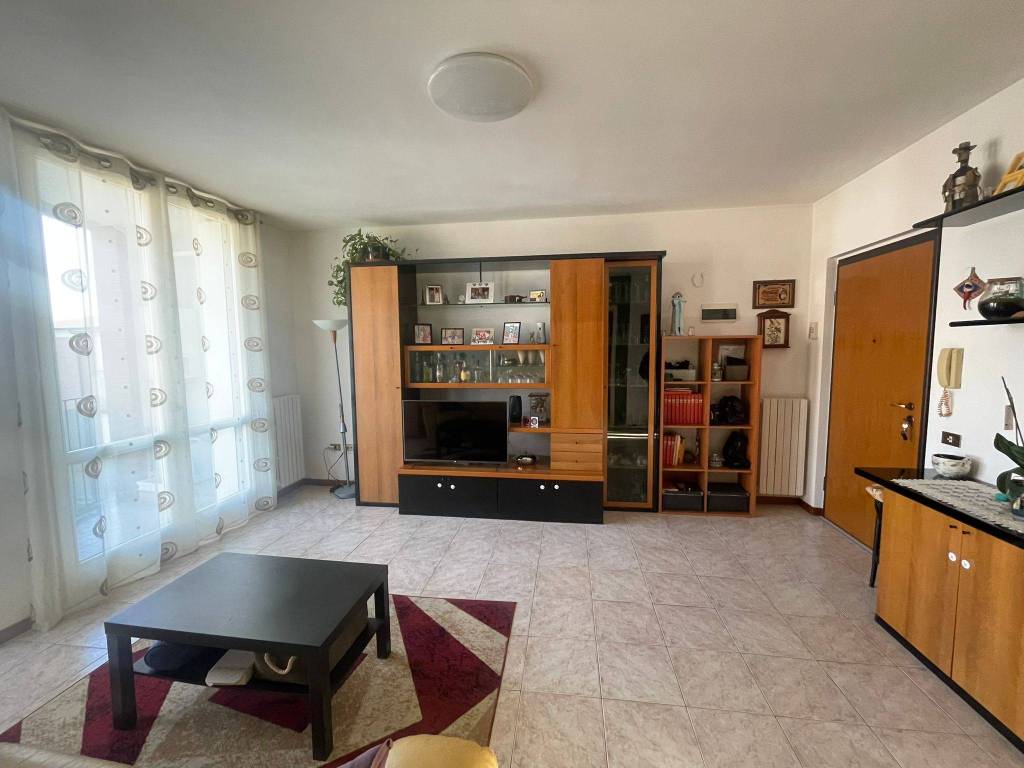 Appartamento a Caronno pertusella in Via Vittorio Formentano, 128 - Foto 5
