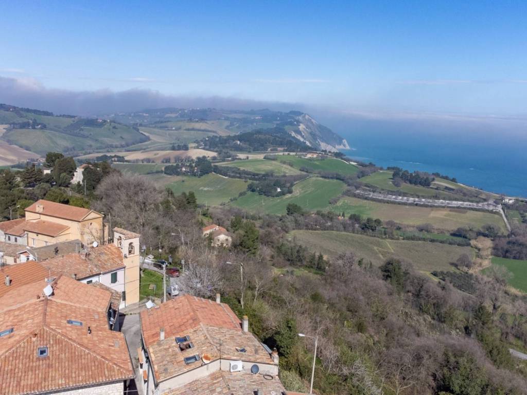 Villa a Ancona in Via FRAZIONE POGGIO - Foto 2