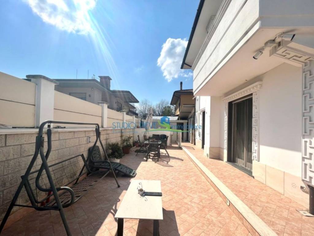 Villa a Chiesina uzzanese in Strada Provinciale Circonvallazione Chiesina - Foto 3