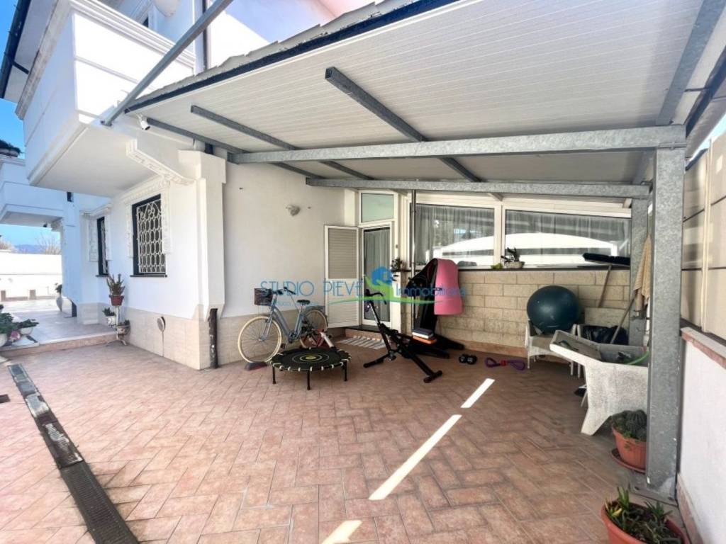 Villa a Chiesina uzzanese in Strada Provinciale Circonvallazione Chiesina - Foto 4