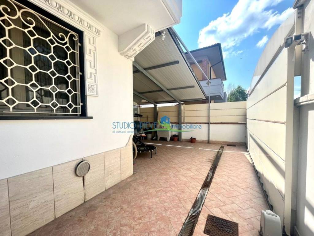 Villa a Chiesina uzzanese in Strada Provinciale Circonvallazione Chiesina - Foto 5