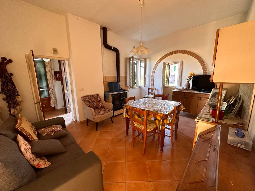 Casa indipendente a Castiglione del lago in Via Giuseppe Mazzini - Foto 4