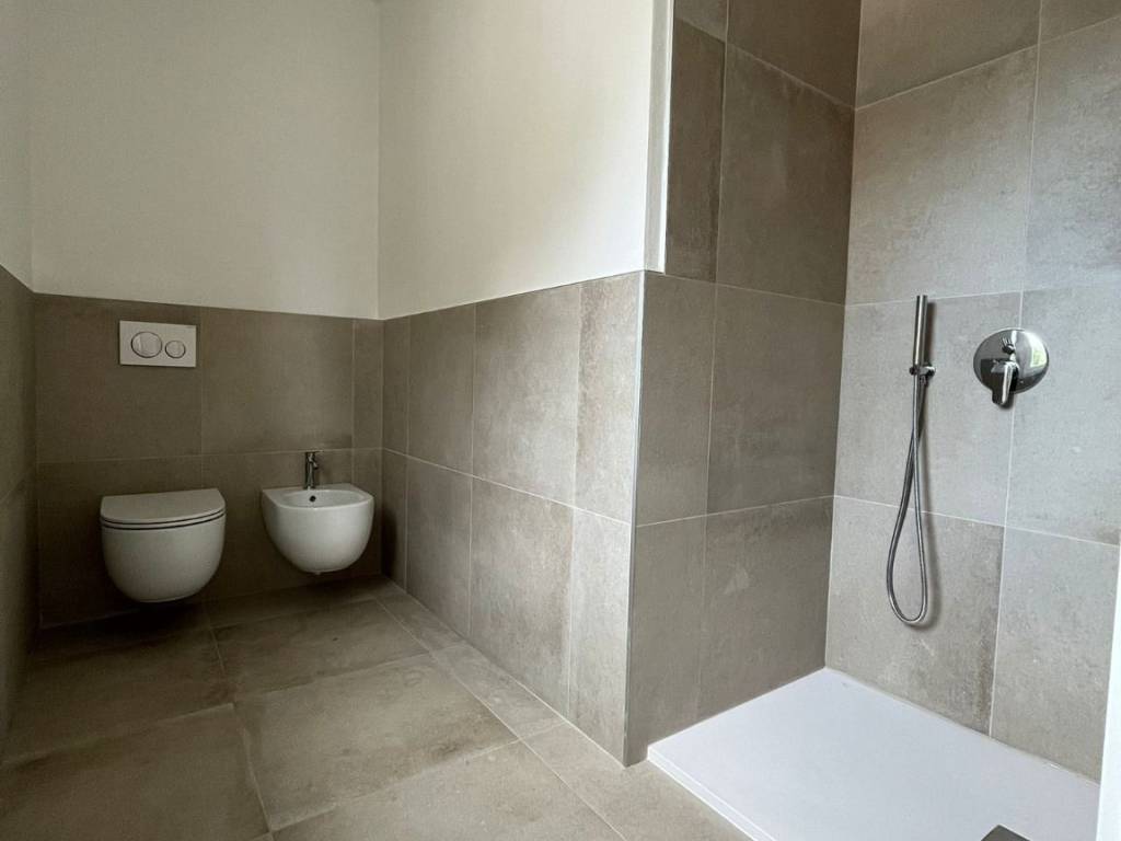 Appartamento a Lecco in Via Col di Lana, 38 - Foto 3