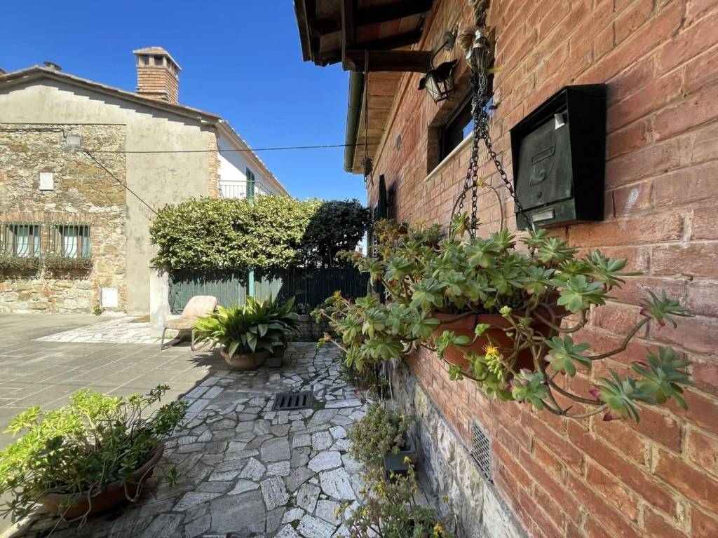 Appartamento a Castelnuovo berardenga in Piazza Vittorio Emanuele - Foto 2