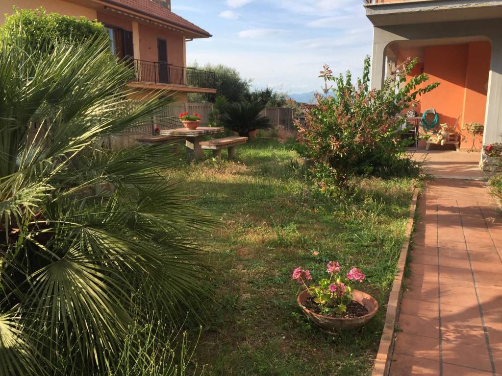Villa a Mentana in Via Gaspare Spontini, 21 - Foto 2