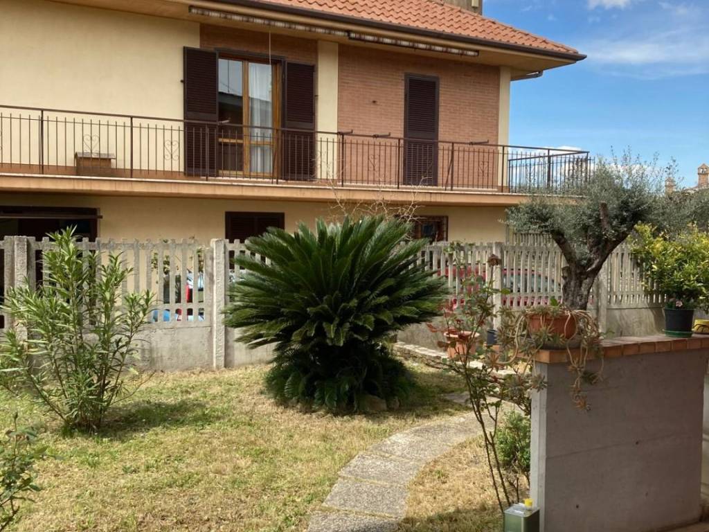 Villa a Mentana in Via Gaspare Spontini, 21 - Foto 3