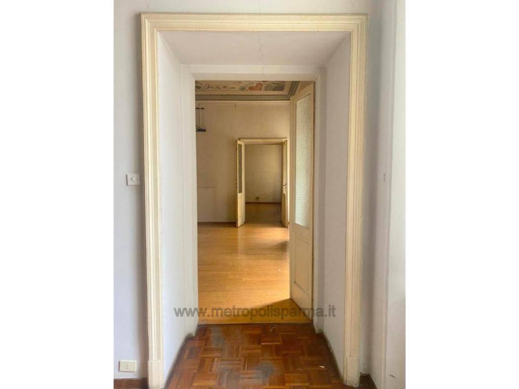 Appartamento a Parma in Strada Camillo Benso di Cavour - Foto 3