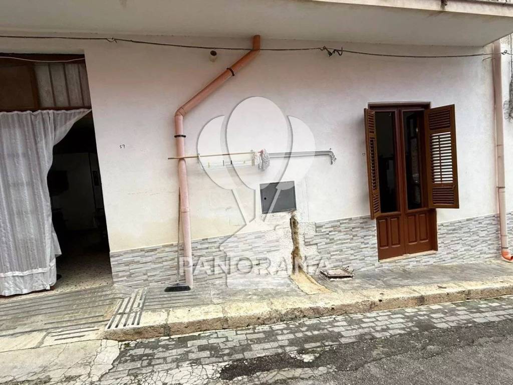 Appartamento a Balestrate in Via della Regione, 61 - Foto 2