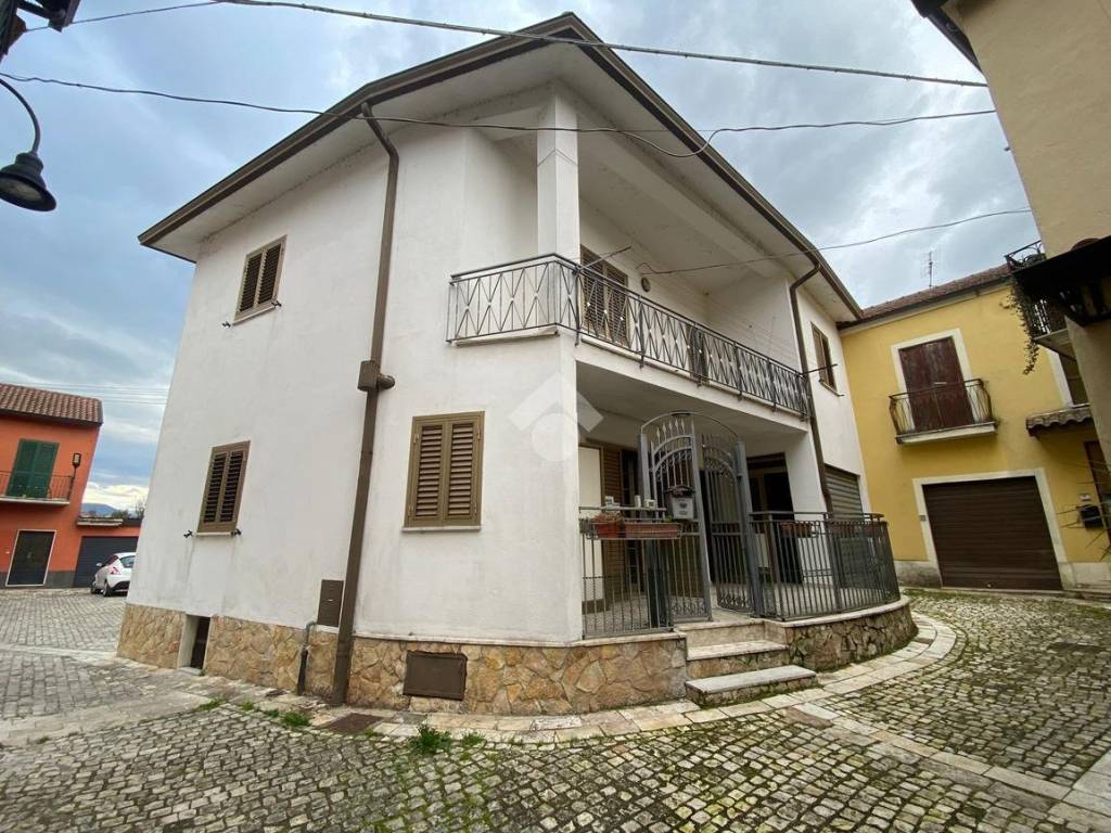 Casa indipendente a Cassino in VIA SPEDACCIO, 15 - Foto 2
