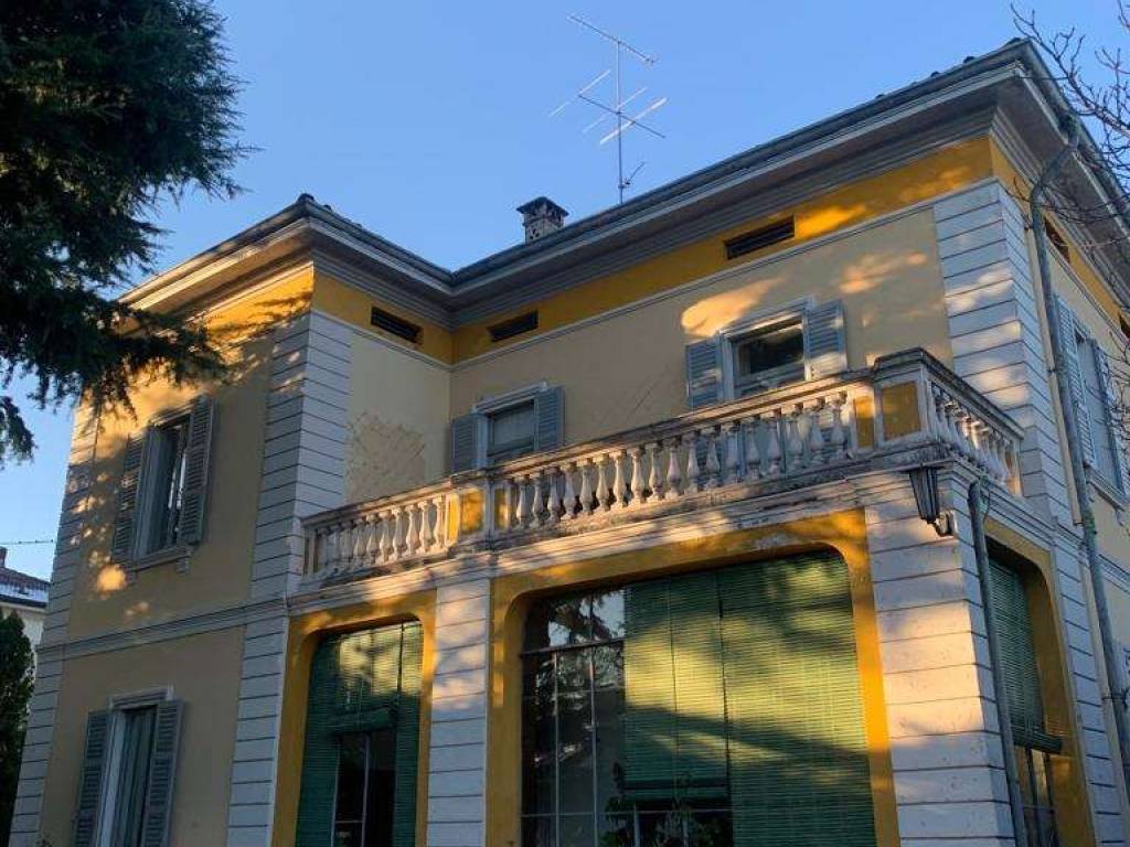 Villa a Erba in VIA CADORNA, 6 - Foto 2