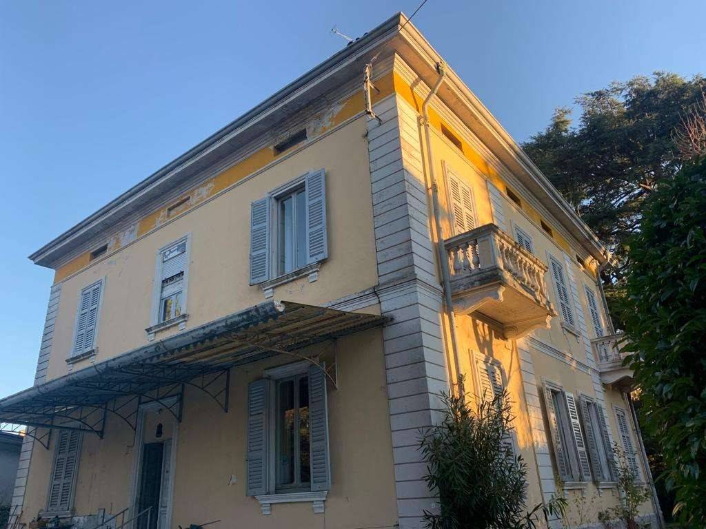 Villa a Erba in VIA CADORNA, 6 - Foto 4