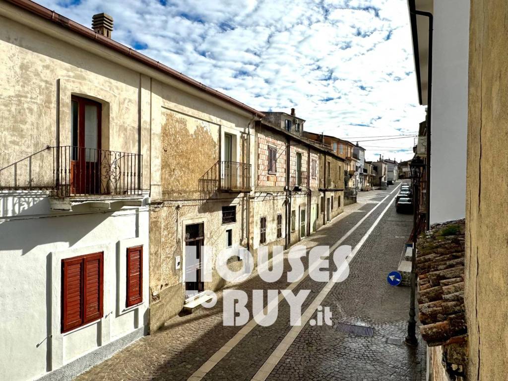 Casa indipendente a Carfizzi in via Roma, 85. - Foto 2