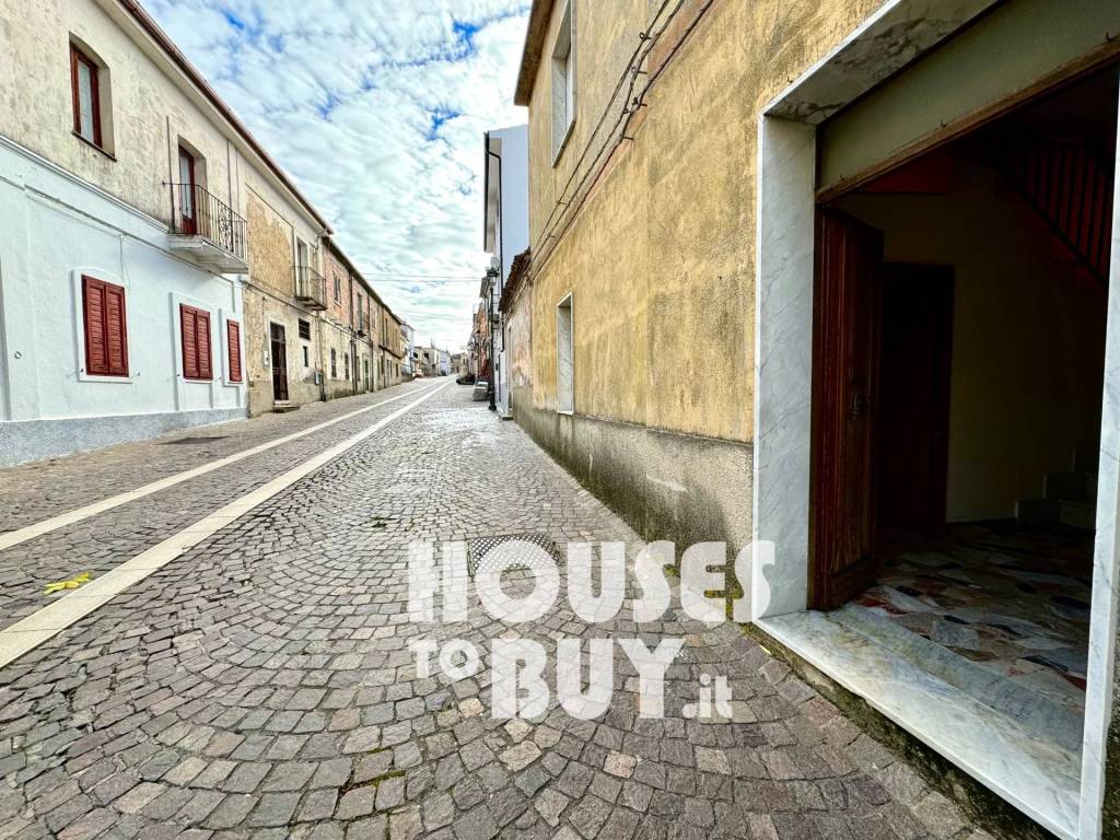 Casa indipendente a Carfizzi in via Roma, 85. - Foto 4