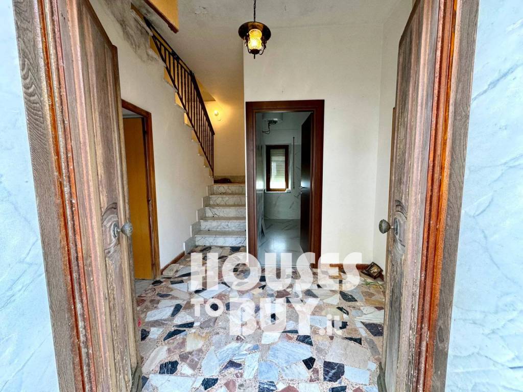 Casa indipendente a Carfizzi in via Roma, 85. - Foto 5