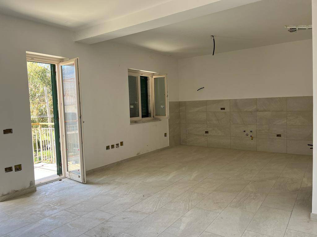 Appartamento a Sant'agata de' goti in Via Santisi - Foto 2